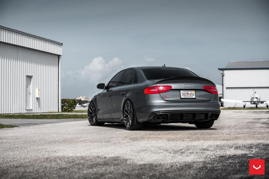  Audi S4 Sedan on Vossen Wheels (HF-2) 2018 года  (фото 17 из 22)